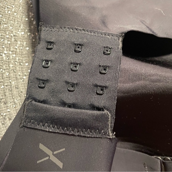 KNIT Size 7 Bra - Picture 3 of 4